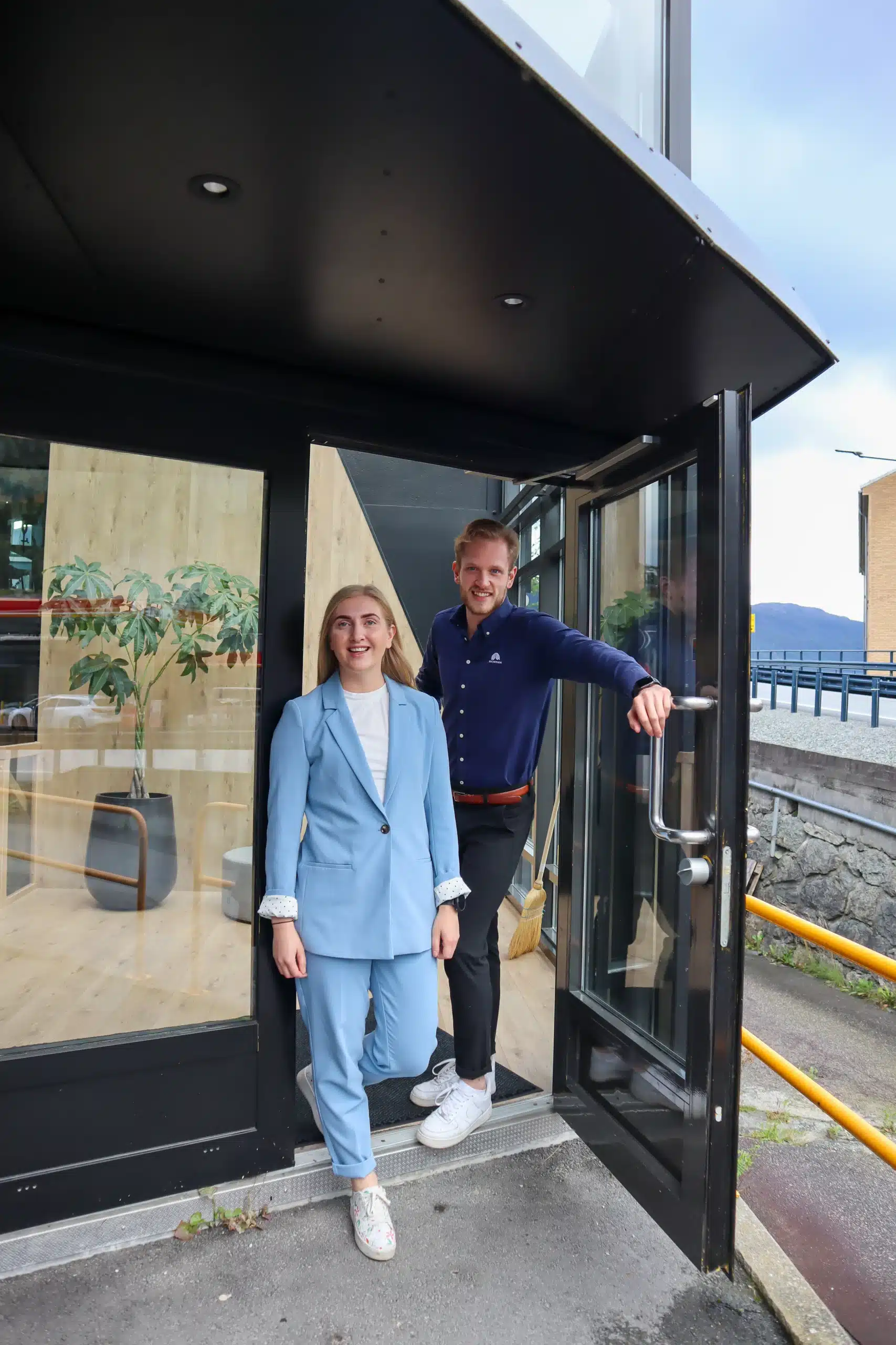 employees from rocketfarm welcoming you in